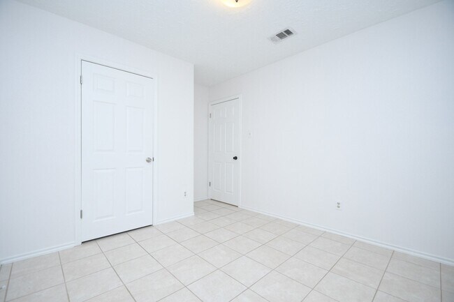 Photo - 2303 Old Dixie Dr