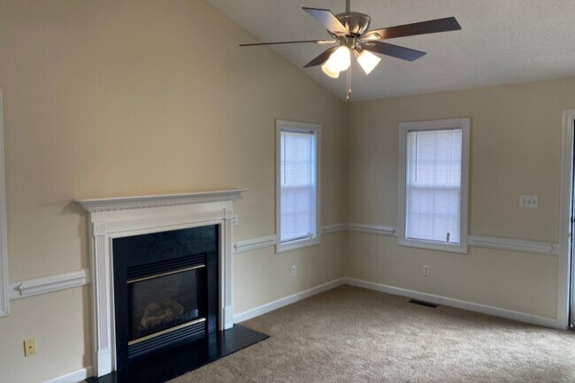 Building Photo - 4119 Juniper Ln NW Unit A Rental