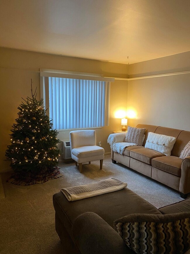 Photo - Roberts Apartments