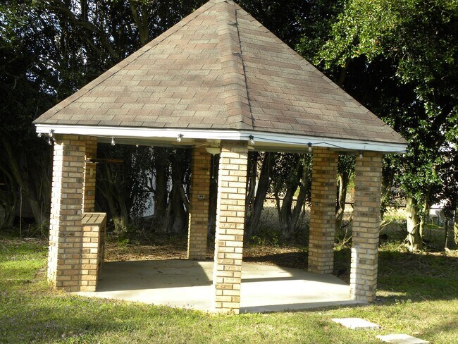 Photo - ***AVAILABLE NOW*** Country Setting No HOA