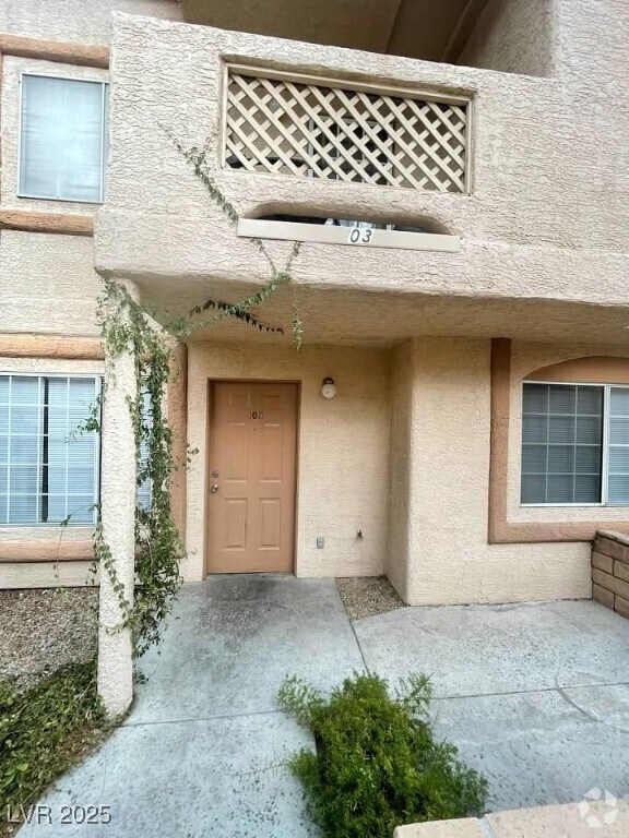 Building Photo - 1608 N Torrey Pines Dr Unit 103 Rental