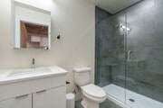 1BR, 1BA - 449SF - Bathroom