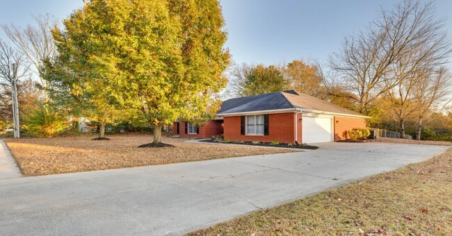 108 Adalene Ln