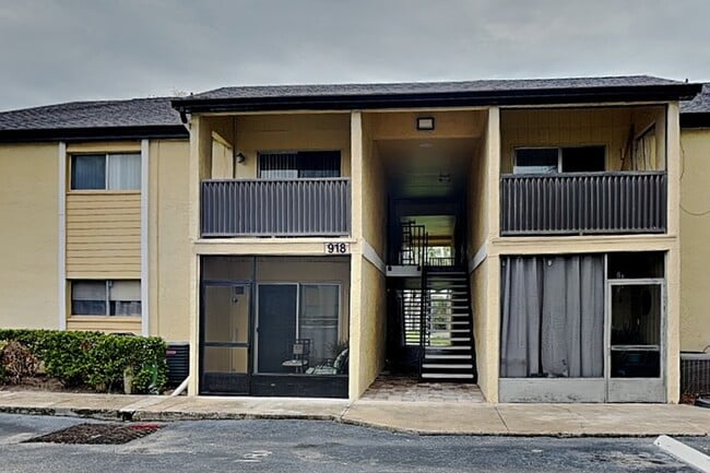 Building Photo - 918 N Lake Destiny Rd Unit E