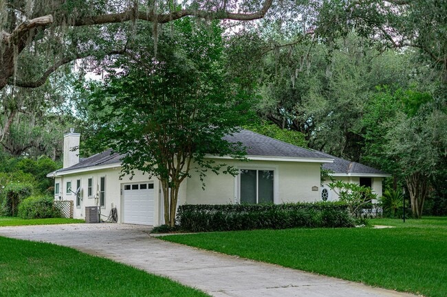 Photo - Beautiful 3/3 Pool Home in Gated Community W/ Lake Access