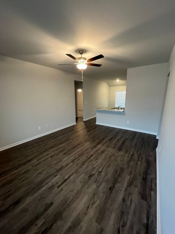 Photo - 154 Olde Hearth Rd