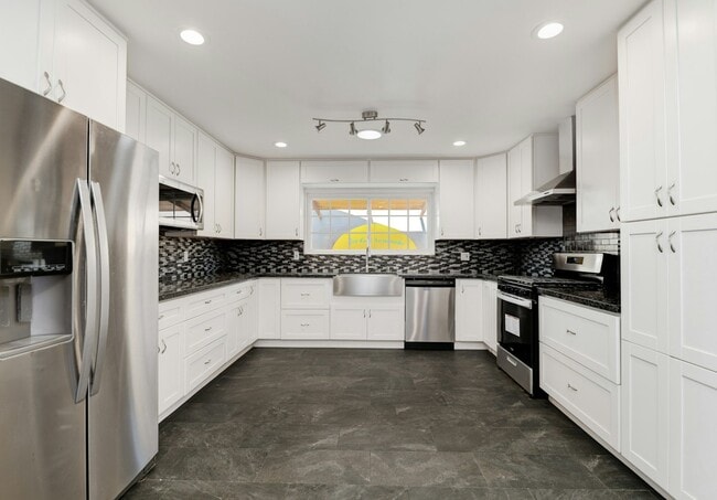 Photo - 1615 Halo St