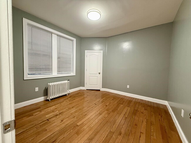 Building Photo - 6404 Park Ave Unit 11