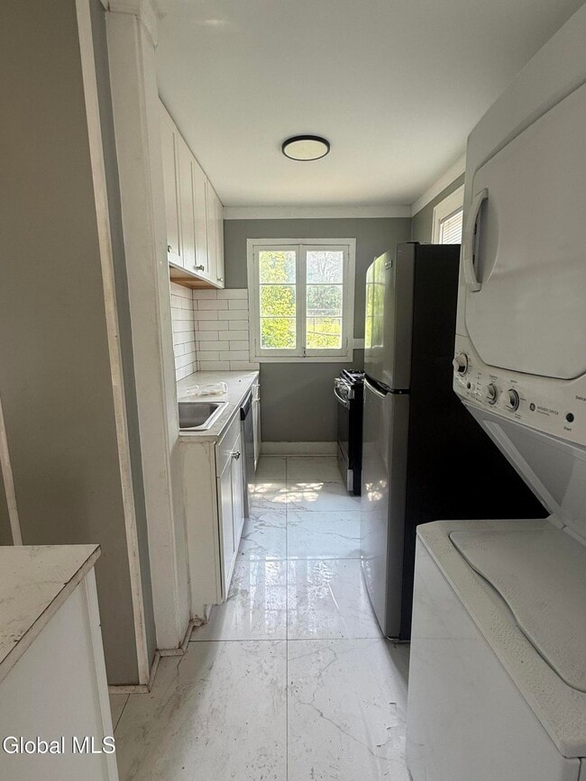 Photo - 2228 Guilderland Ave
