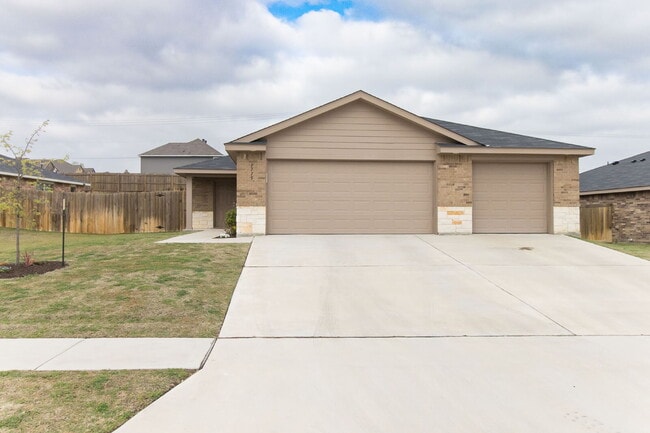 Photo - "Charming 3-Bedroom Retreat with 2 Baths and 1,760 Sq Ft of Comfort in Copperas Cove!"