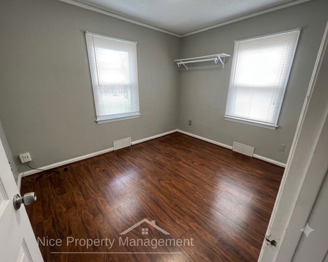 Photo - 2929 Burdette St