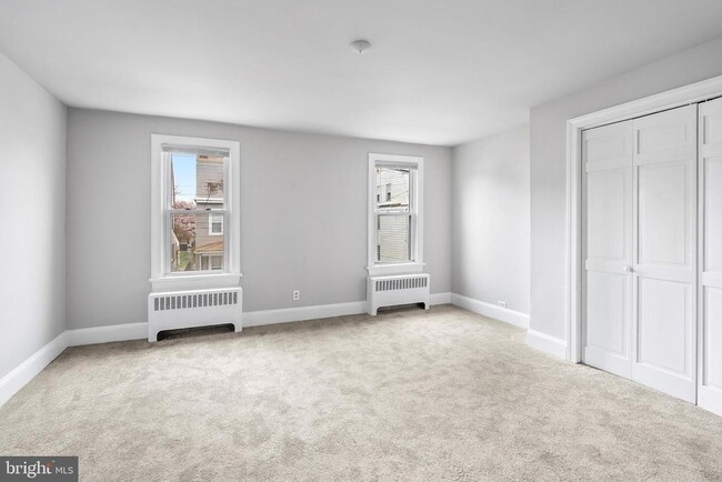 Photo - 243 Conover St