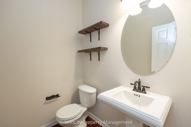 Photo - Desirable River Canyon Estates in SW Bend ... House