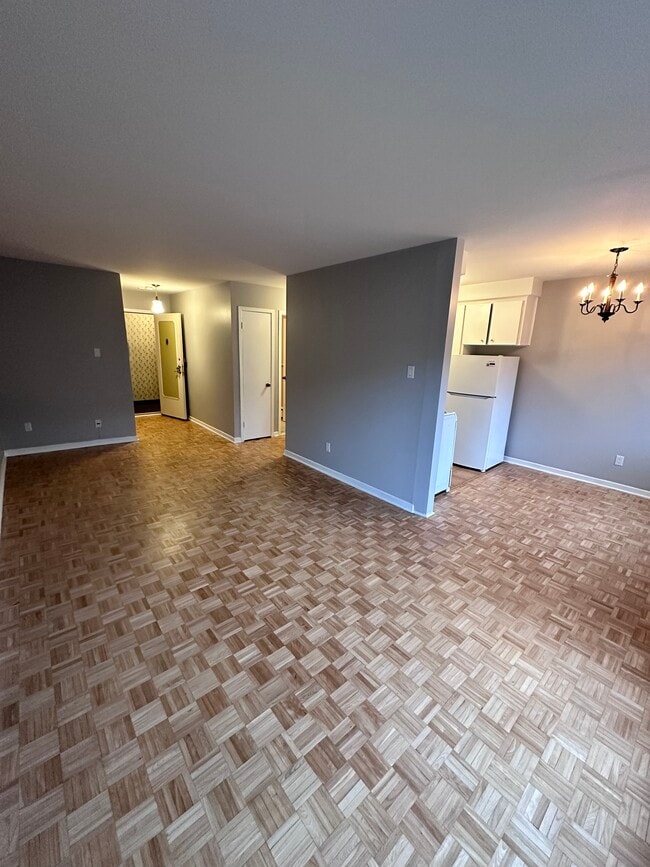 Photo - 910-930 Pl Sims