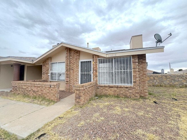 Building Photo - Northeast El Paso 2 bed/2 bath