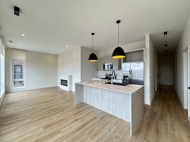 Photo - 3207 N Narragansett Ave Unit 103