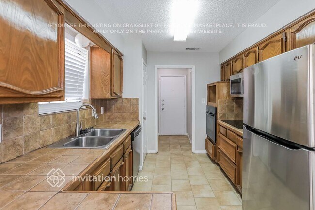 Photo - 203 Bowie St