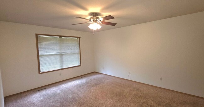 Photo - Rare 2 bedroom 2 bathroom duplex with 2 car garage! $1150