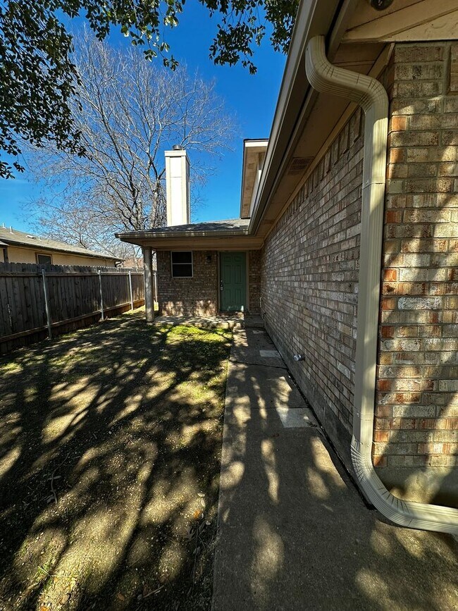 Photo - Ginder Properties2 (2906 Kestrel Dr) Unit A