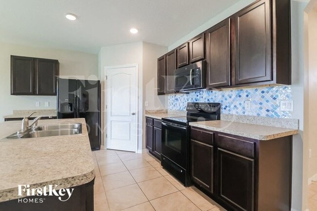 Photo - 401 Panda Pl