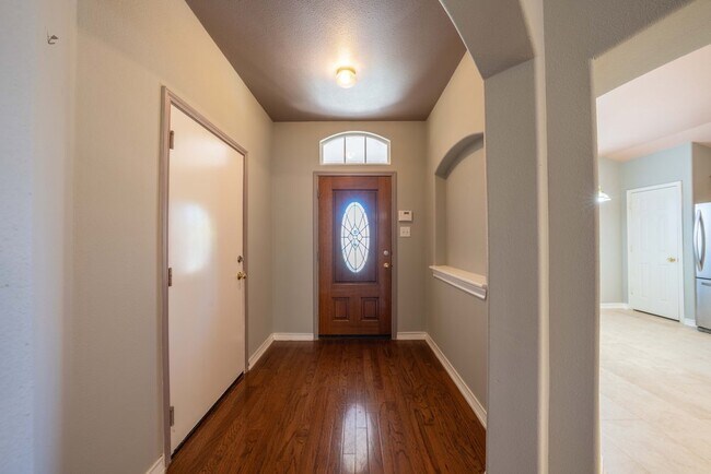 Photo - 1435 Bluff Forest