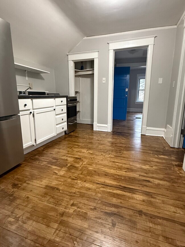 Photo - 1201 N 7th Ave E