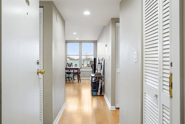 Photo - 20 Webster St Unit 605