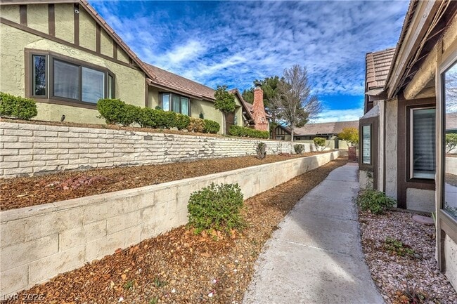 Photo - 3953 Landsdown Pl