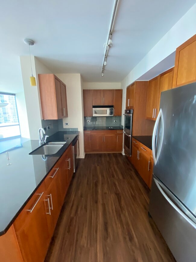 1250 S Michigan Ave Unit 2008