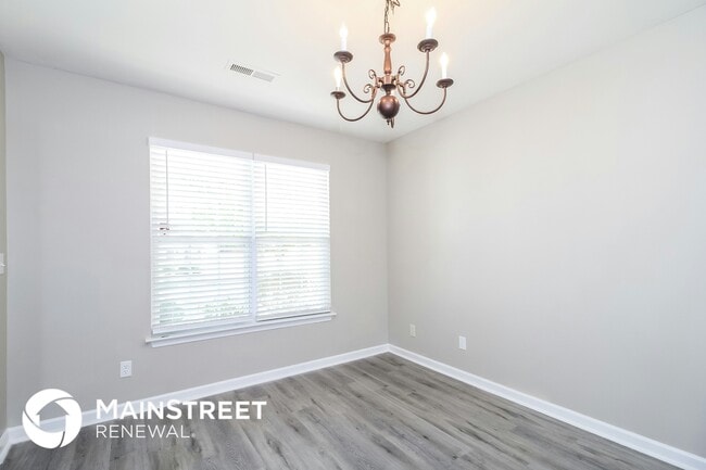 Photo - 977 Peachtree Meadows Cir