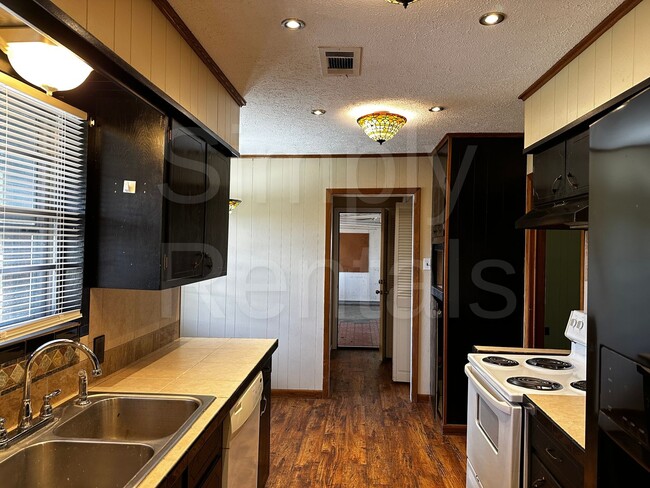 Photo - 214 Brookhaven Terrace