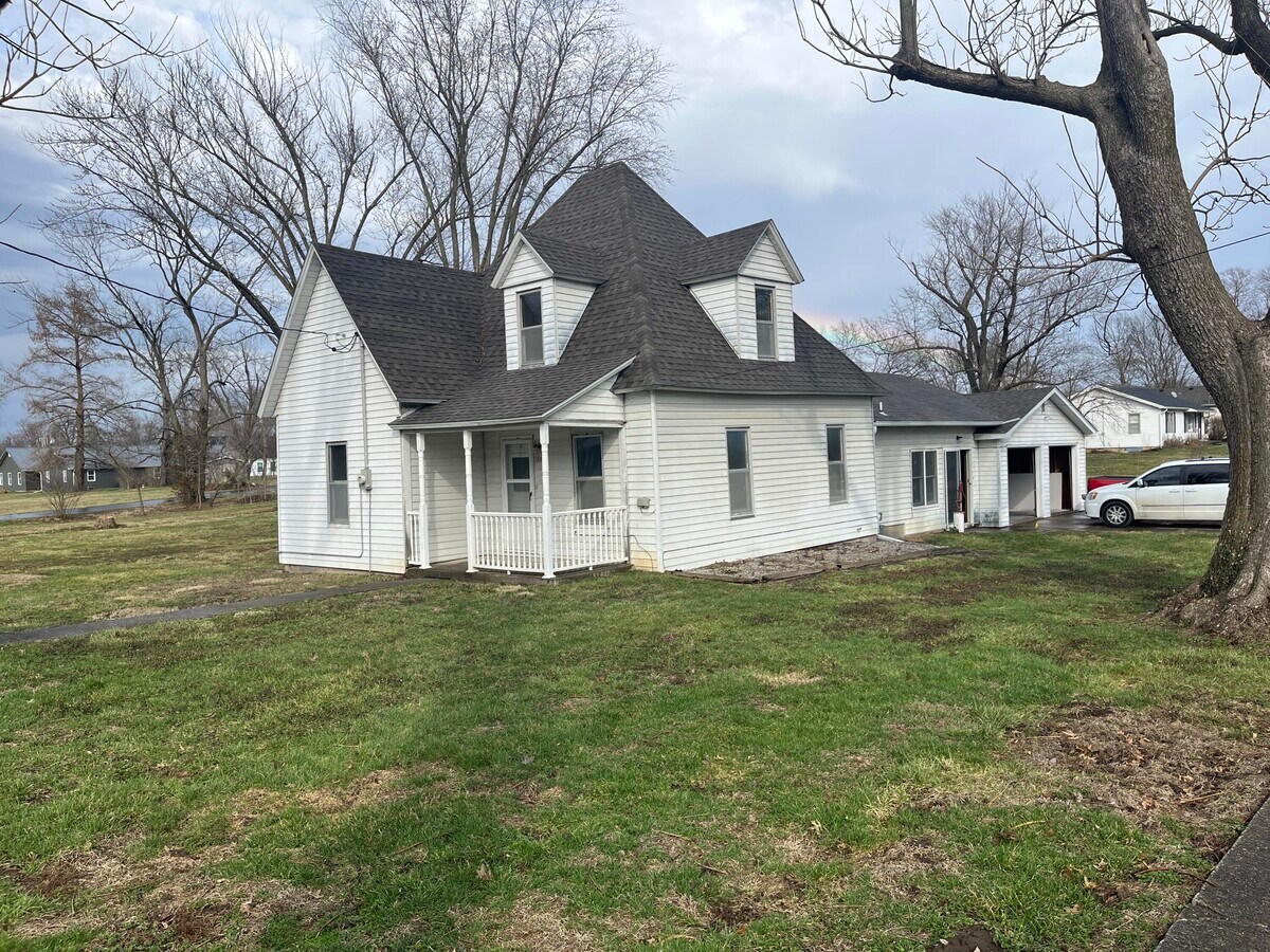 Photo - 200 Elizabeth St