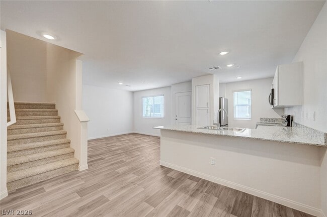 Photo - 3026 Baltic Grn St