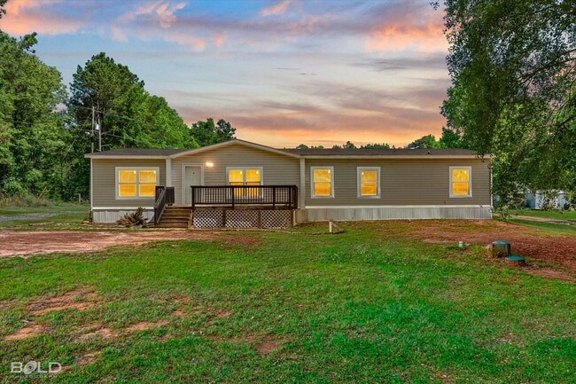 Photo - 4BD/2BA home with fenced back yard.