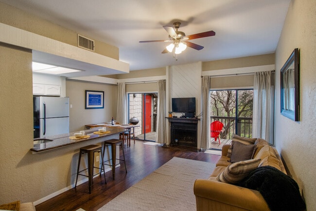 Building Photo - 2008 Jones Rd