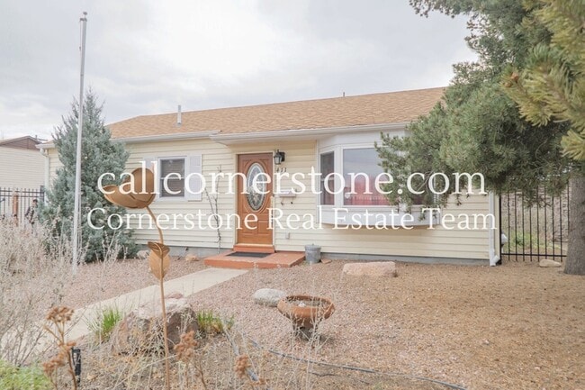 Building Photo - 411 E Cheyenne Rd