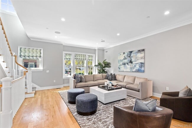 Photo - 906 Mill Creek S