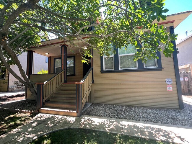 Building Photo - 1318 Salem St Unit 1
