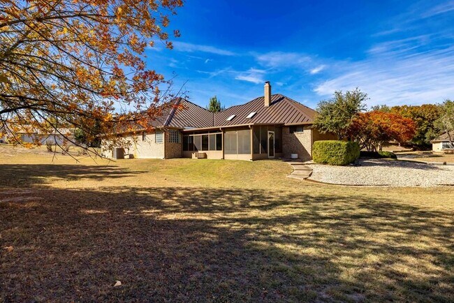 100 Braeburn Cir