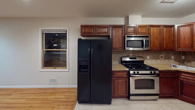 177 Clendenny Ave Unit 2