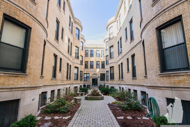 Photo - 1226 N Dearborn St Condo Unit #2B