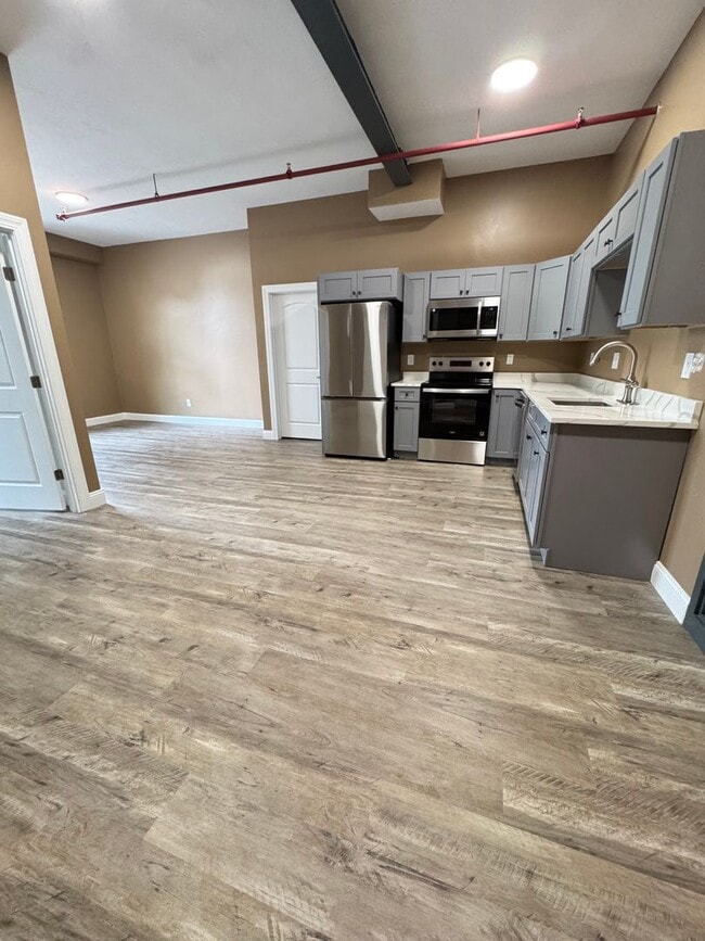 Building Photo - 70 Webster St Unit 103