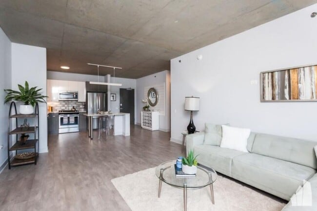 Building Photo - 2 bedroom in CHICAGO IL 60613 Unit 2BED