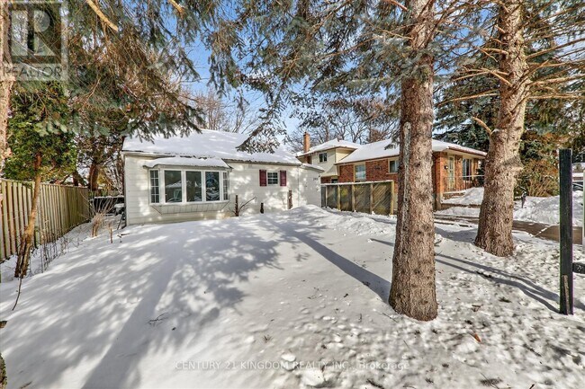 Photo - 208 Palmerston Ave