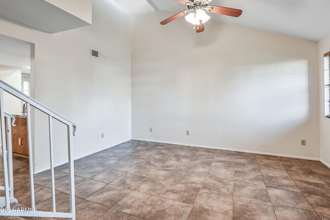 Photo - 170 E Guadalupe Rd