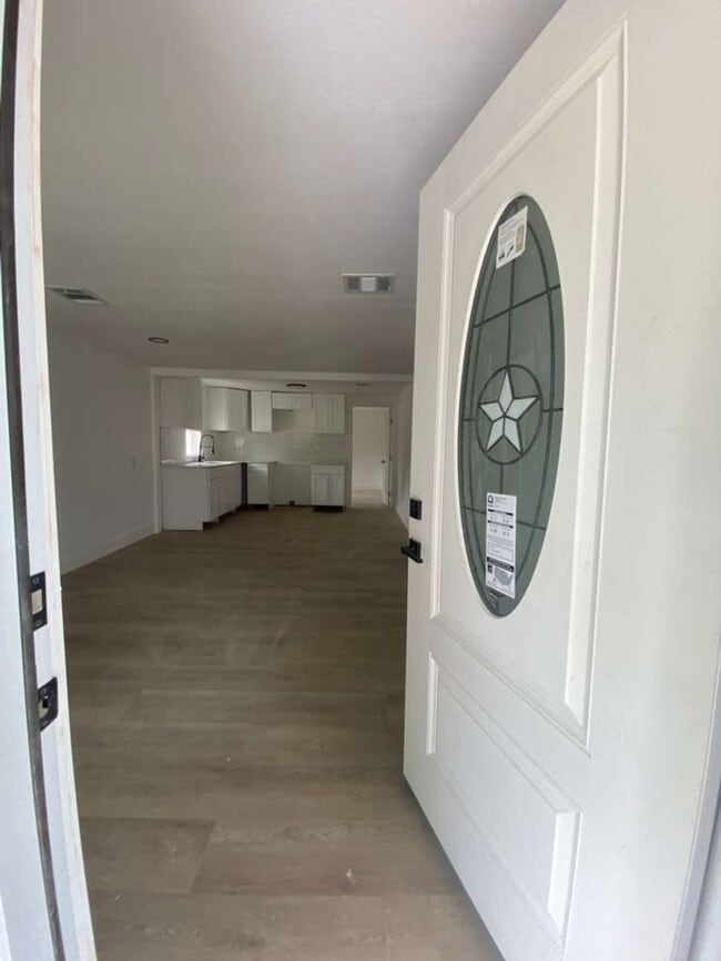 Photo - BEAUTIFUL HOME IN HOUSTON. MOVE IN READY!.