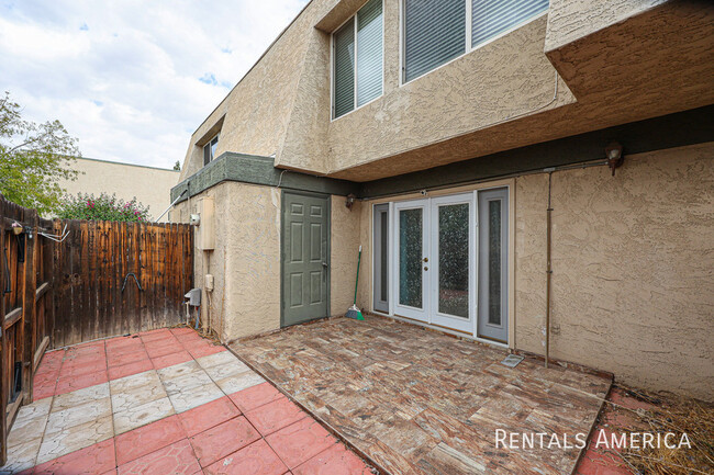 Photo - 6058 W Golden Ln Townhome