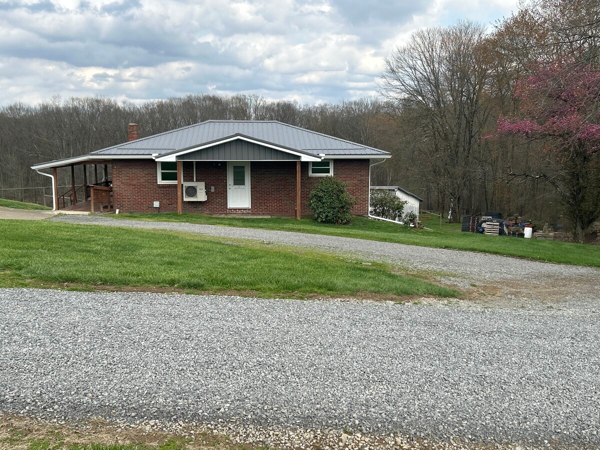 Photo - 114 Beachem Ln