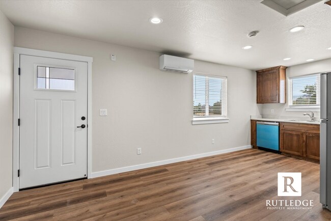 Photo - 1103 Annalise St