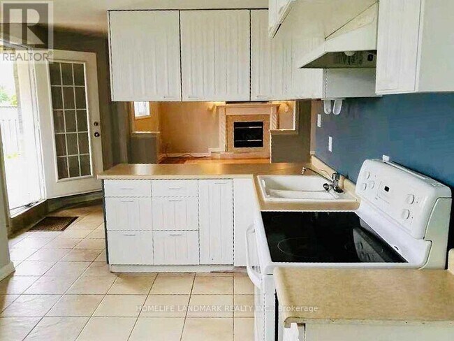 Photo - 163 Pringle Dr